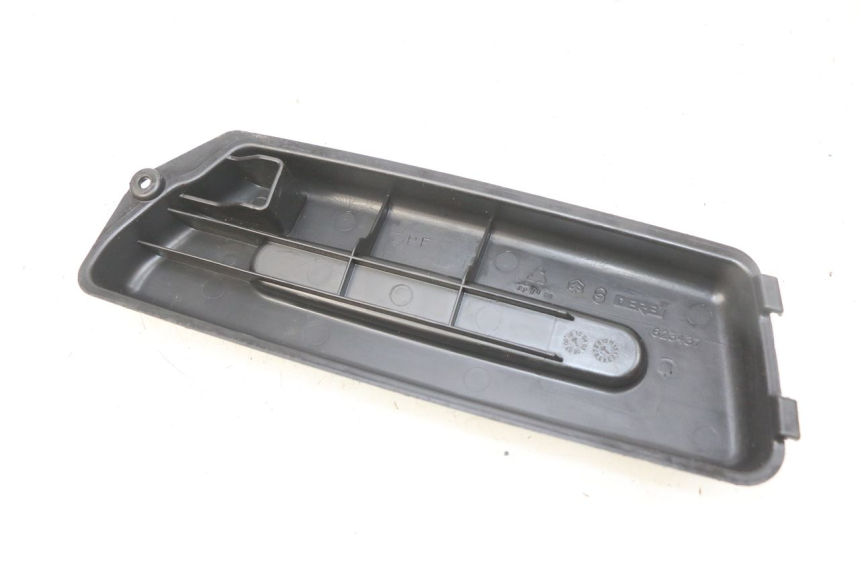 photo de BATTERY COVER PIAGGIO FLY 2T 50 (2004 - 2017)