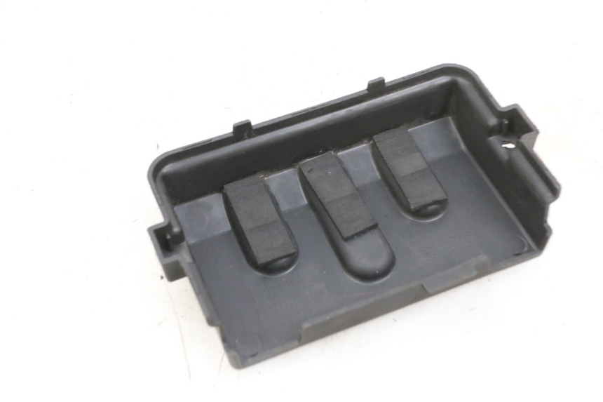 photo de BATTERY COVER PEUGEOT SPEEDFIGHT 4 4T EFI 50 (2021 - 2025) - Component detail