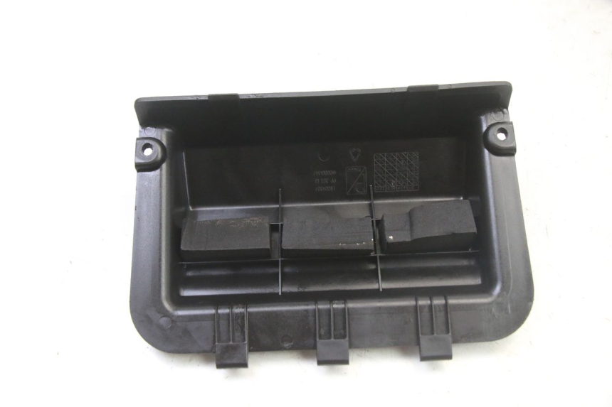 photo de BATTERY COVER APRILIA SR 2T 50 (2018 - 2022)