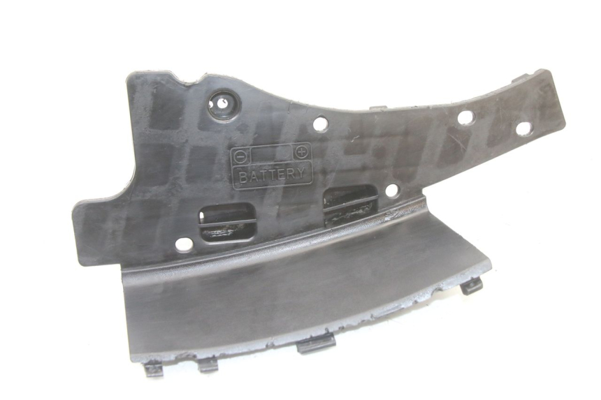 photo de BATTERY COVER SUZUKI BURGMAN 125 (2015 - 2017)