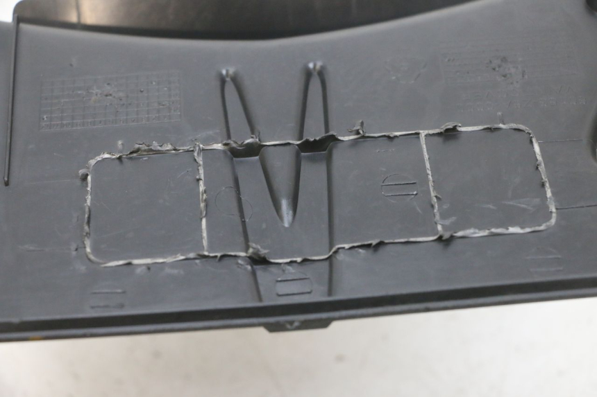 photo de BATTERY COVER PEUGEOT TWEET PRO EFI 4T 50 (2021 - 2022)