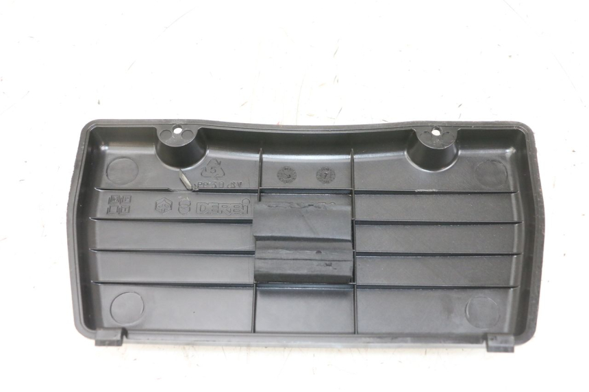 photo de BATTERY COVER PIAGGIO XEVO - X EVO 125 (2007 - 2016) - Component detail