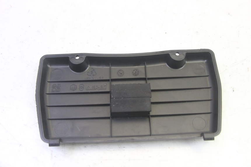 photo de BATTERY COVER PIAGGIO XEVO - X EVO 125 (2007 - 2016) - Technical close-up