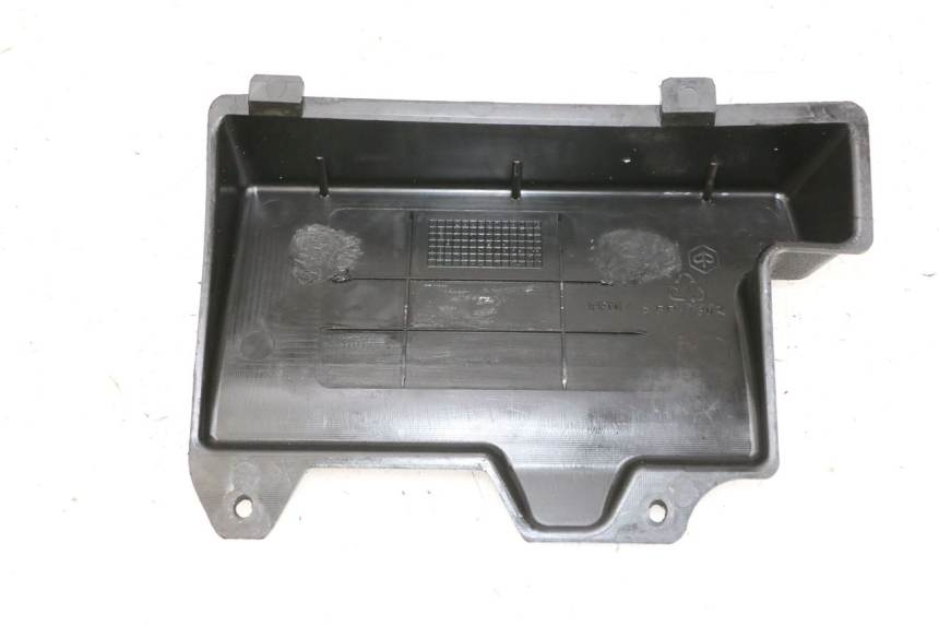 photo de BATTERY COVER PIAGGIO ZIP 2T 50 (2009 - 2019) - Alternative perspective