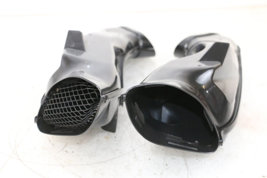photo de BOX FILTER COVER SUZUKI GSXR GSX-R 1000 (2003 - 2004) - Fixing points details