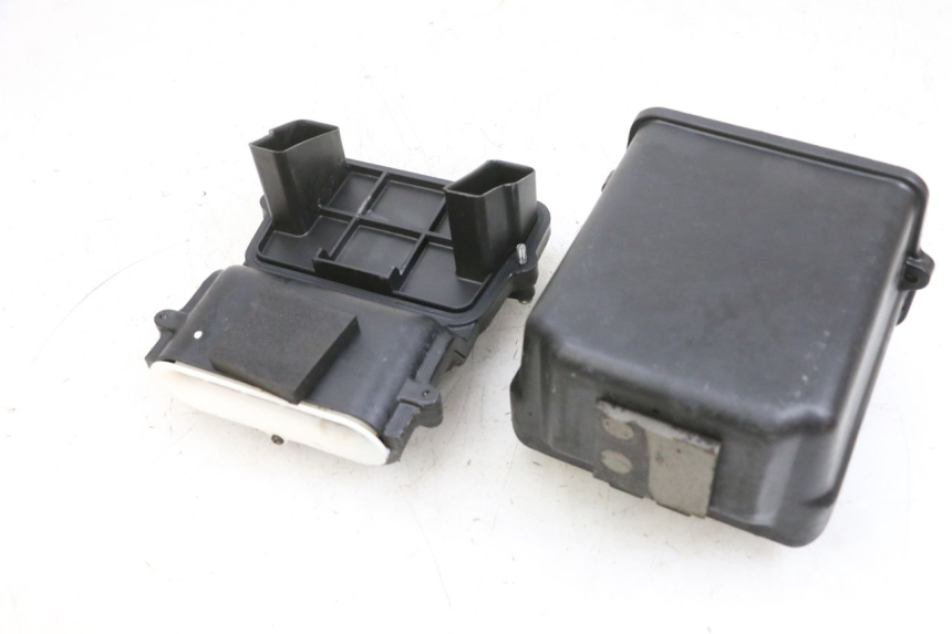 photo de BOX FILTER COVER KAWASAKI ZR 7 750 (1999 - 2001) - Zoom on usage condition