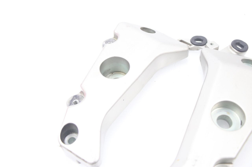 photo de FRAME COVER HONDA CBF 500 (2004 - 2007)