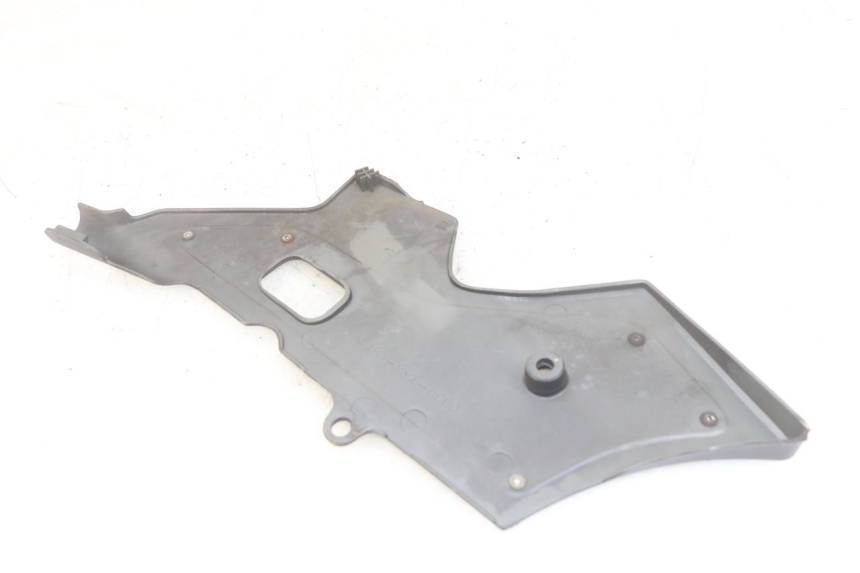 photo de RIGHT SIDE LATERAL FRAME COVER HONDA CBR F SC25 1000 (1989 - 1992)