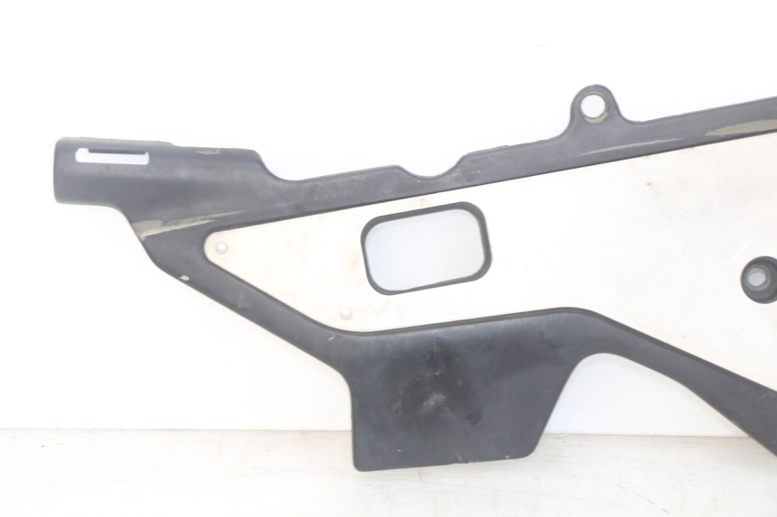 photo de RIGHT SIDE LATERAL FRAME COVER HONDA CBR F SC25 1000 (1989 - 1992)