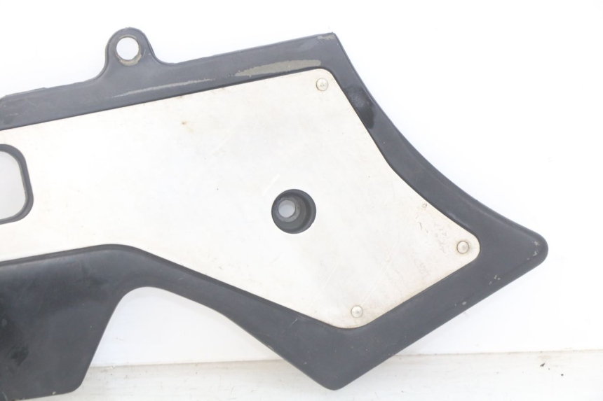 photo de RIGHT SIDE LATERAL FRAME COVER HONDA CBR F SC25 1000 (1989 - 1992)