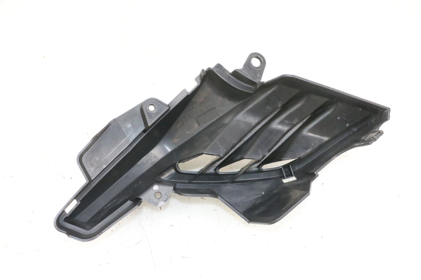 photo de RIGHT SIDE FRAME COVER SUZUKI DL V STROM 1000 (2002 - 2007) - Zoom on usage condition