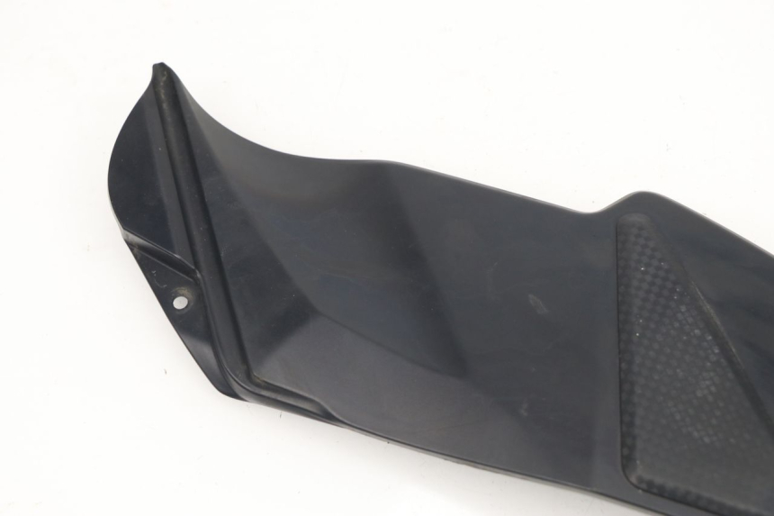 photo de RIGHT SIDE FRAME COVER SUZUKI GSR 750 (2011 - 2017)