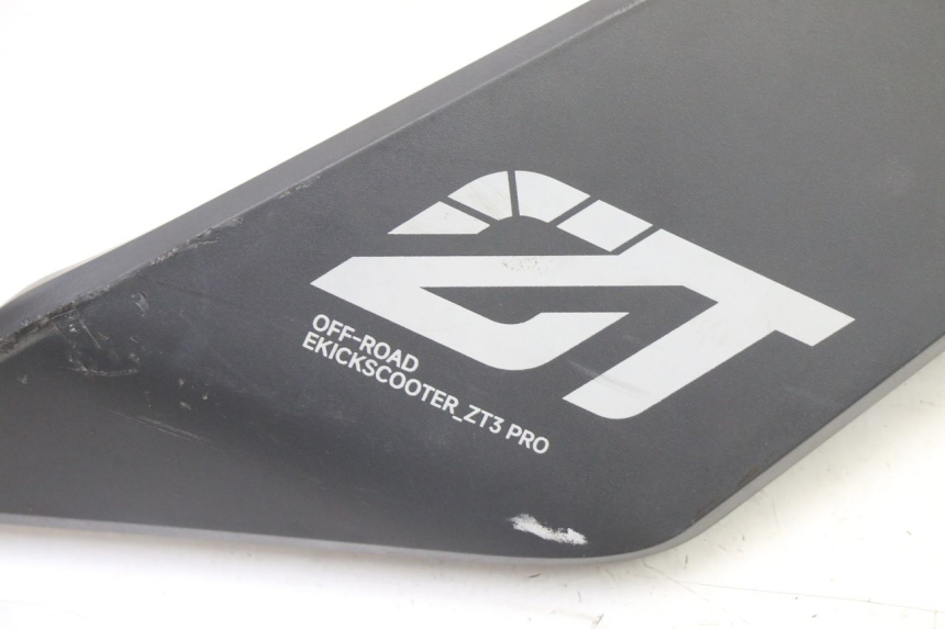 photo de RIGHT SIDE FRAME COVER SEGWAY NINEBOT ZT3 PRO 1