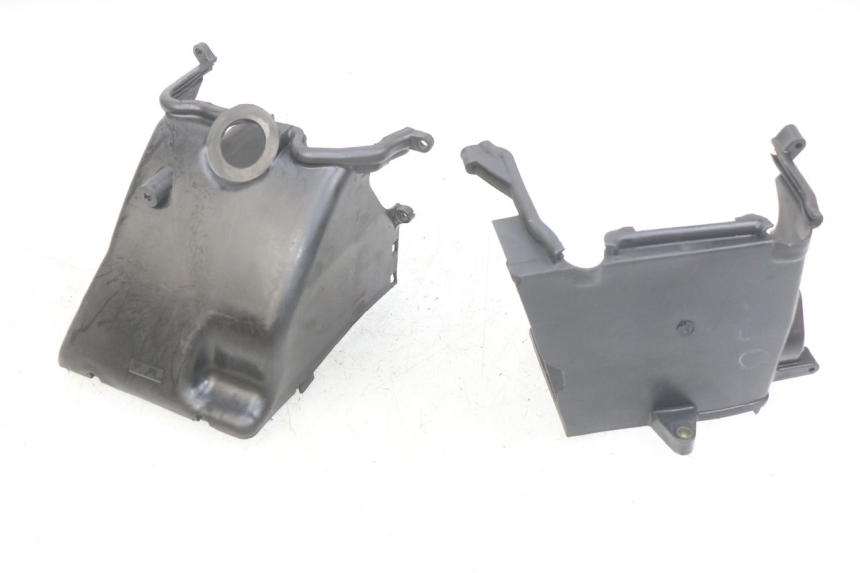 photo de CYLINDER HEAD COVER PEUGEOT CITYSTAR AIR 125 (2014 - 2017)