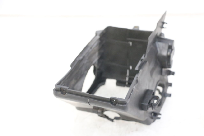 photo de CYLINDER COVER DAELIM BESBI 125 (2007 - 2008)