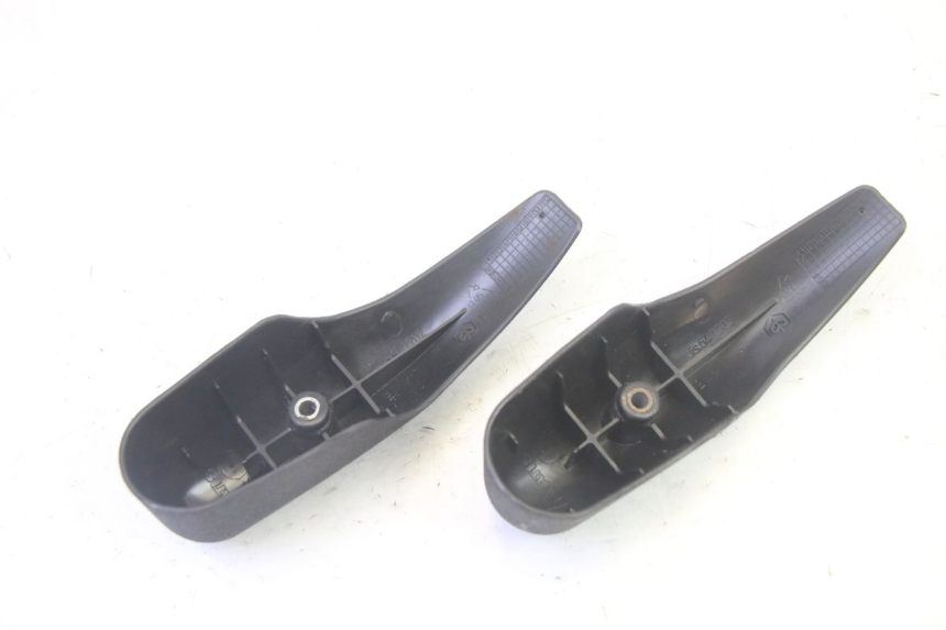 photo de FORK COVER PIAGGIO MP3 RL 250 (2006 - 2010) - Zoom on usage condition