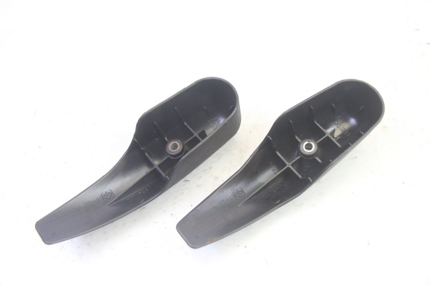 photo de FORK COVER PIAGGIO MP3 RL 250 (2006 - 2010) - Alternative perspective