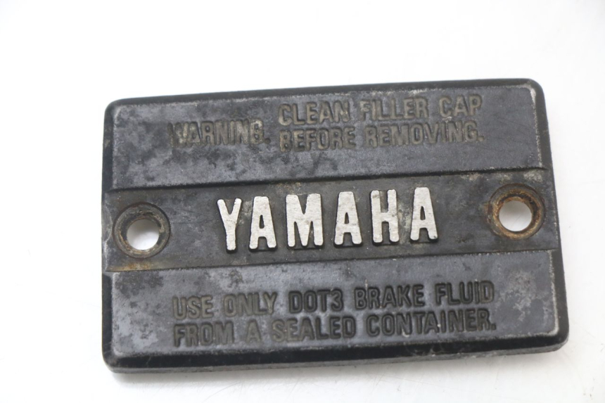 photo de MASTER CYLINDER COVER  YAMAHA DTLC 125 (1982 - 1987)