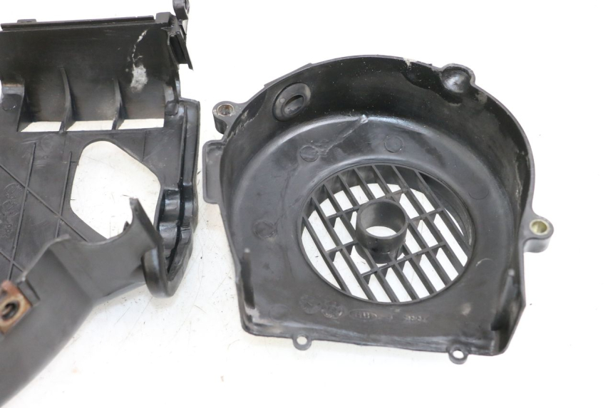 photo de ENGINE COVER PEUGEOT KISBEE 4T 50 (2010 - 2017)