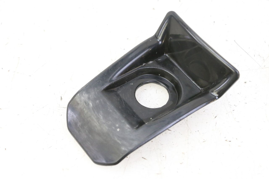 photo de IGNITION SWITCH COVER QUADRO 4 4D 350 (2015 - 2018)