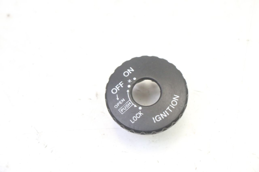 photo de IGNITION SWITCH COVER YAMAHA BW'S 100 (1999 - 2002)