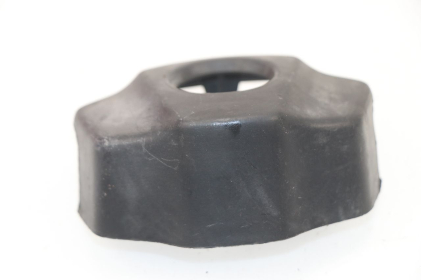 photo de IGNITION SWITCH COVER HONDA CBF 125 (2009 - 2015) - Zoom on usage condition