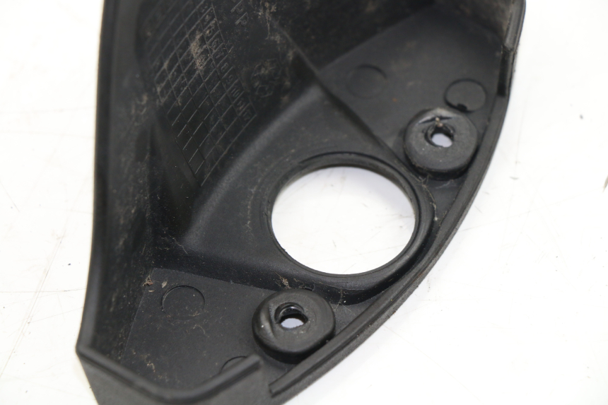 photo de IGNITION SWITCH COVER LONCIN LX 125 (2010 - 2015)