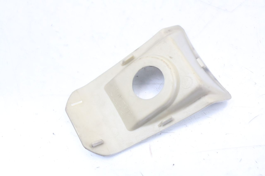 photo de IGNITION SWITCH COVER QUADRO 3D S 350 (2013 - 2018)