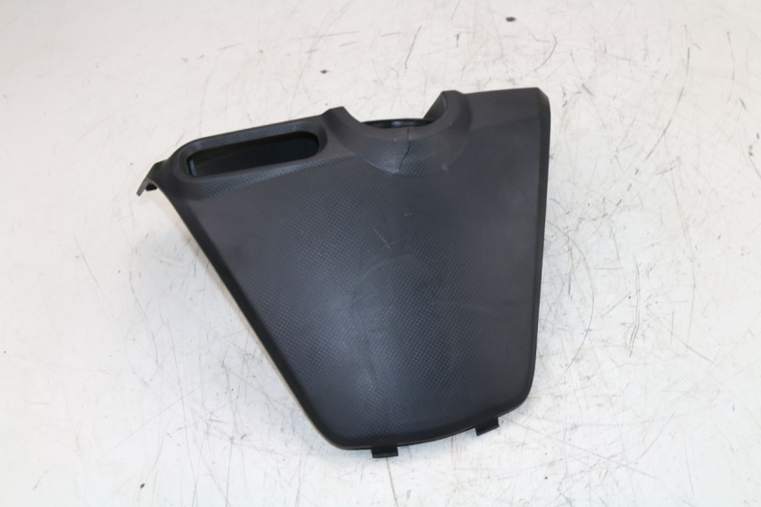 photo de IGNITION SWITCH COVER SYM GTS EFI 125 (2012 - 2016)