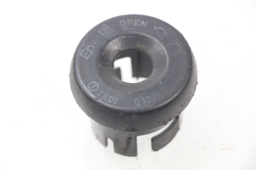 photo de IGNITION SWITCH COVER YAMAHA YP MAJESTY 125 (1998 - 2001)