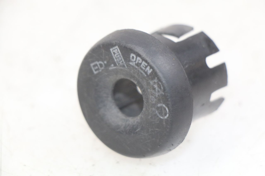 photo de IGNITION SWITCH COVER YAMAHA YP MAJESTY 125 (2007 - 2010)