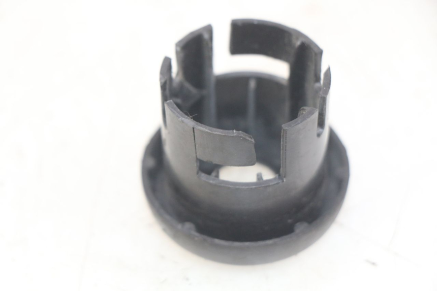 photo de IGNITION SWITCH COVER YAMAHA YP MAJESTY 125 (2007 - 2010)