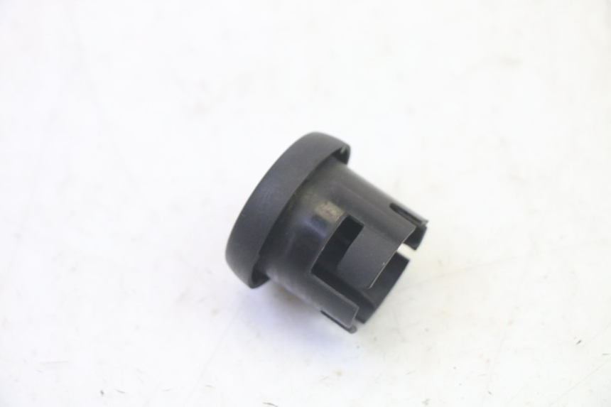 photo de IGNITION SWITCH COVER YAMAHA YP MAJESTY 125 (2007 - 2010)