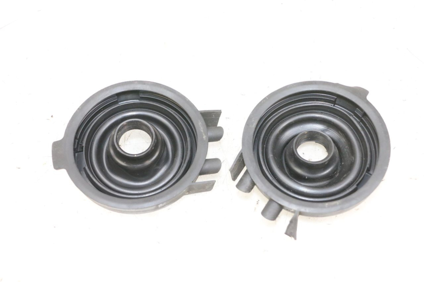 photo de HEADLIGHT DUST COVER YAMAHA TDM ABS 900 (2002 - 2014) - Component detail