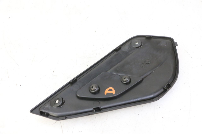 photo de RIGHT UNDERSEAT PANEL QUADRO 4 4D 350 (2015 - 2018)