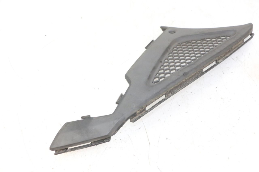 photo de RIGHT UNDERSEAT PANEL KYMCO AGILITY NAKED RENOUVO 2T 50 (2011 - 2018)