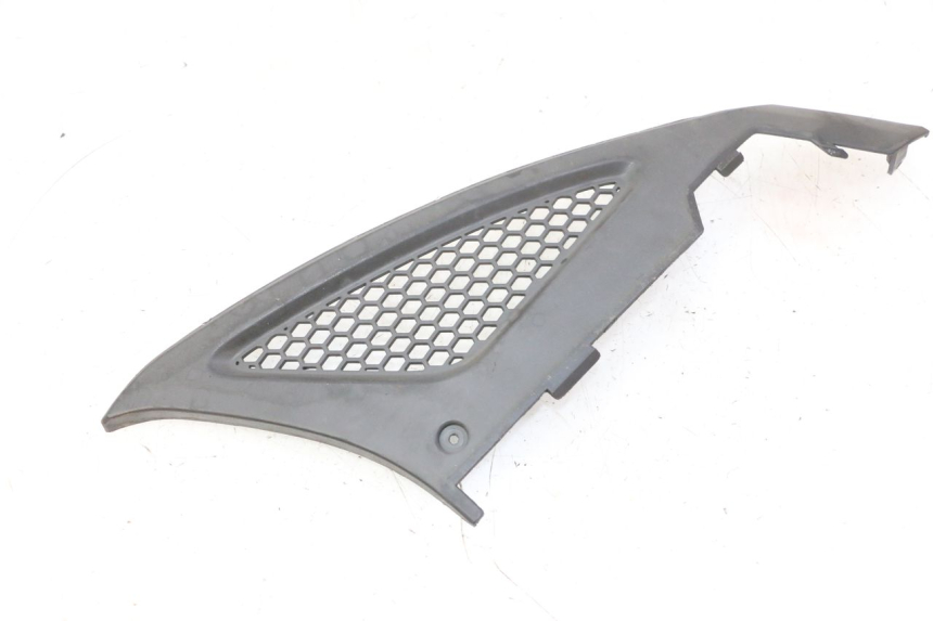 photo de RIGHT UNDERSEAT PANEL KYMCO AGILITY NAKED RENOUVO 2T 50 (2011 - 2018)