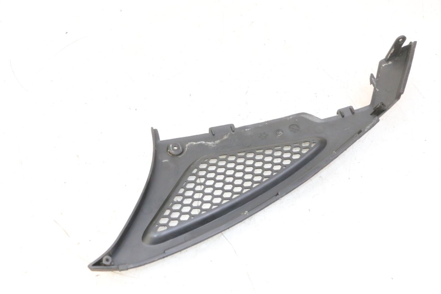 photo de RIGHT UNDERSEAT PANEL KYMCO AGILITY NAKED RENOUVO 2T 50 (2011 - 2018)