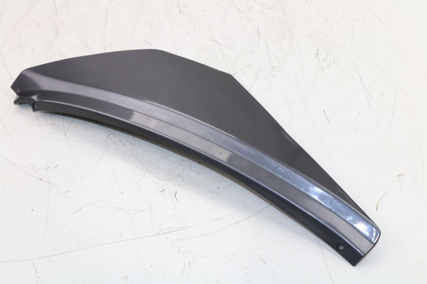 photo de RIGHT UNDERSEAT PANEL APRILIA ATLANTIC 125 (2003 - 2009)