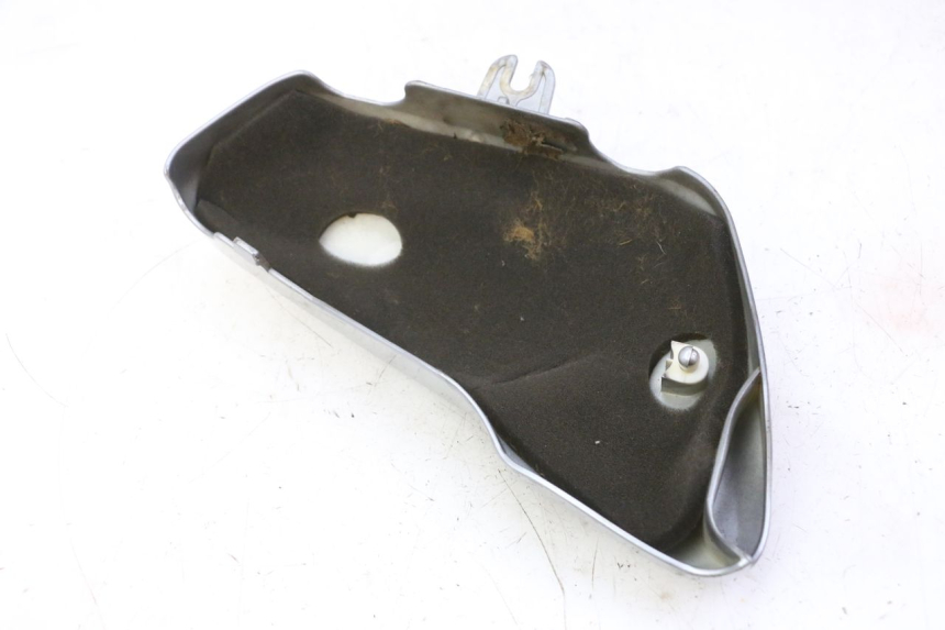 photo de RIGHT SIDE UNDER SEAT COVER HYOSUNG GV AQUILA 125 (2000 - 2004)