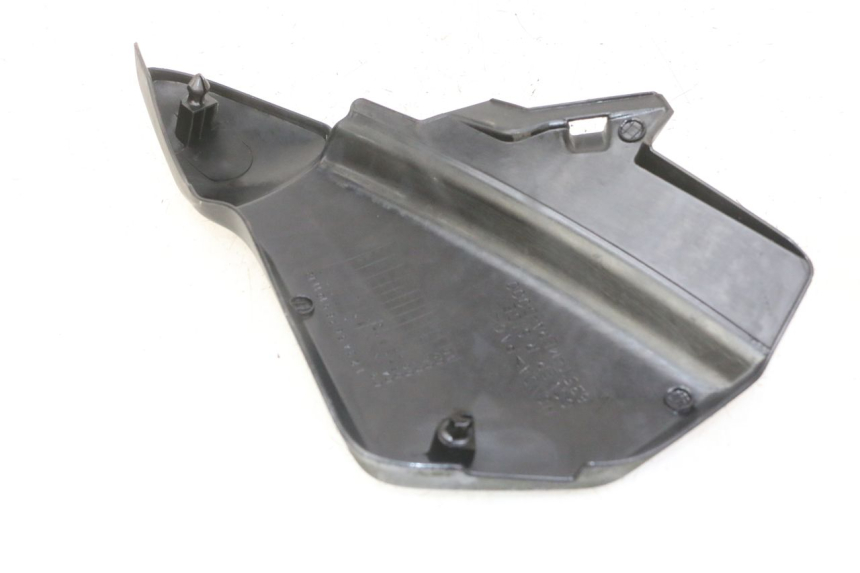 photo de RIGHT SIDE SEAT COVER HONDA CBF 500 (2004 - 2007)