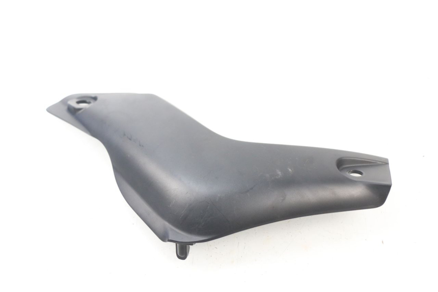 photo de RIGHT UNDERSEAT PANEL HONDA CBR RR FIREBLADE 1000 (2006 - 2007)