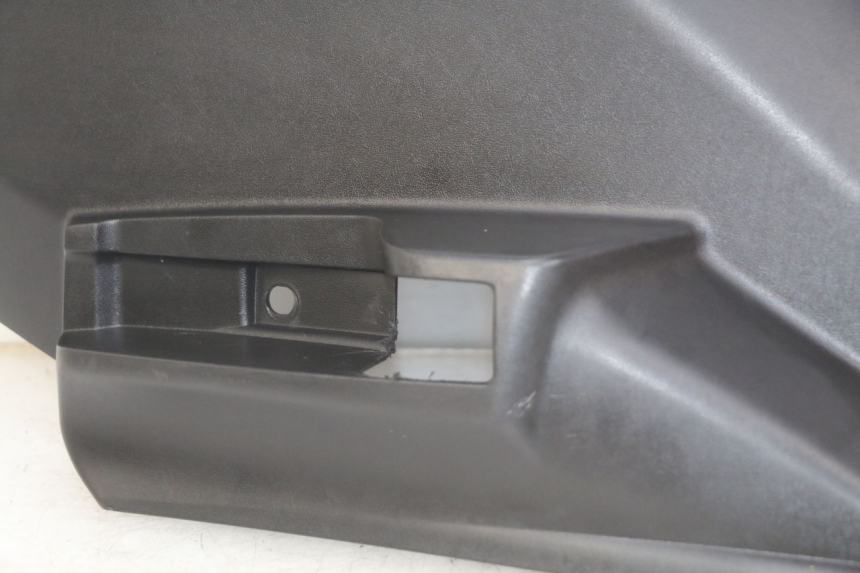 photo de RIGHT SIDE SEAT COVER PEUGEOT CITYSTAR AIR 125 (2014 - 2017)