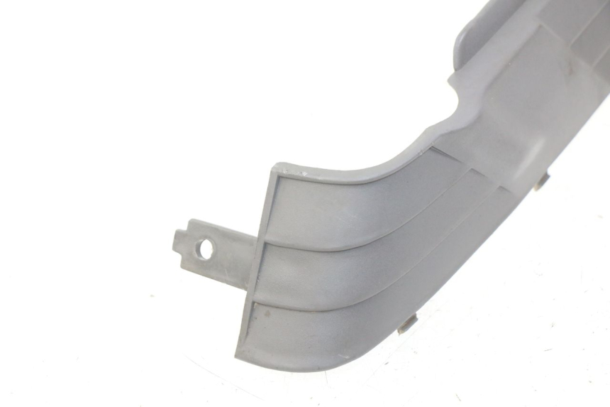 photo de RIGHT SIDE UNDER SEAT COVER SUZUKI CP 80 (1985 - 1996)
