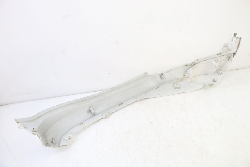 photo de RIGHT SIDE UNDER SEAT COVER SYM FIDDLE 3 III 125 (2014 - 2020)