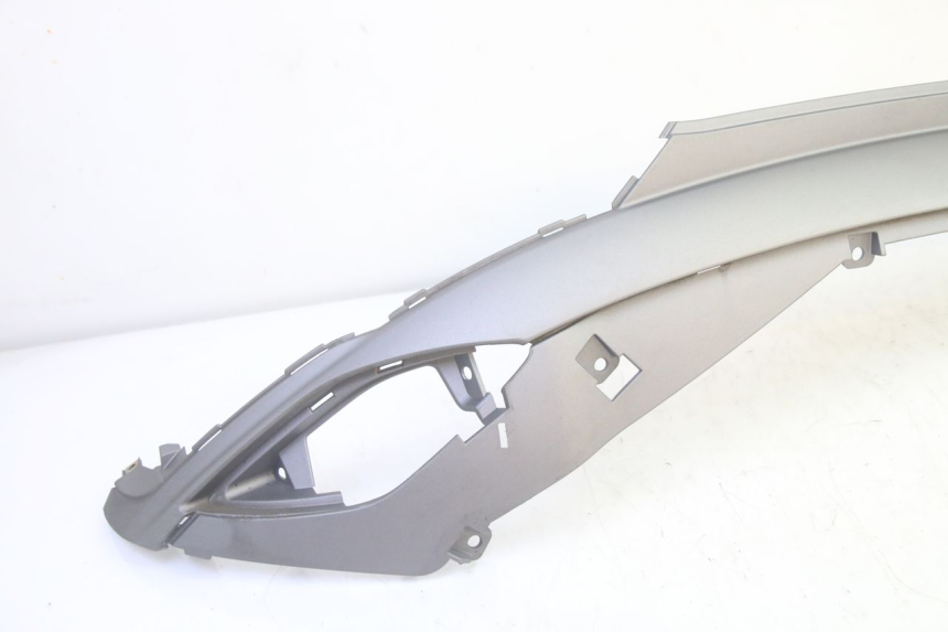 photo de RIGHT SIDE UNDER SEAT COVER SYM FIDDLE 3 III 125 (2014 - 2020) - Component detail
