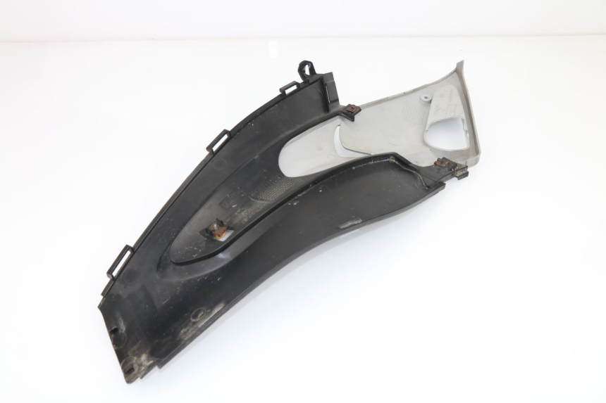 photo de RIGHT UNDERSEAT PANEL GILERA RUNNER 50 (1999 - 2005)