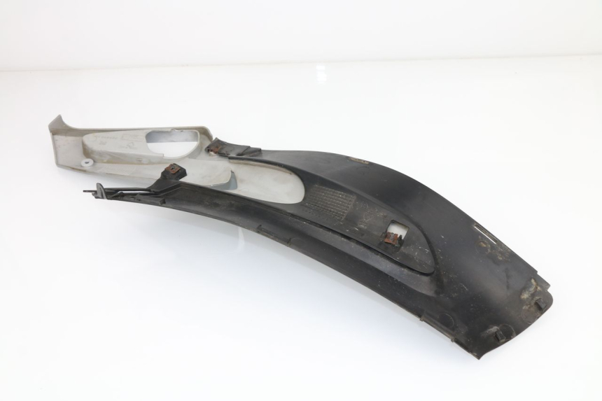 photo de RIGHT UNDERSEAT PANEL GILERA RUNNER 50 (1999 - 2005)