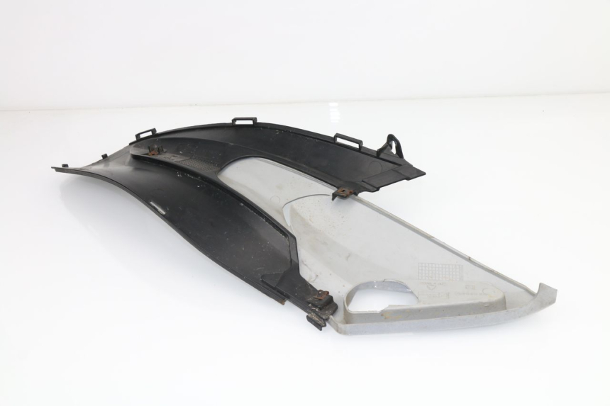 photo de RIGHT UNDERSEAT PANEL GILERA RUNNER 50 (1999 - 2005)