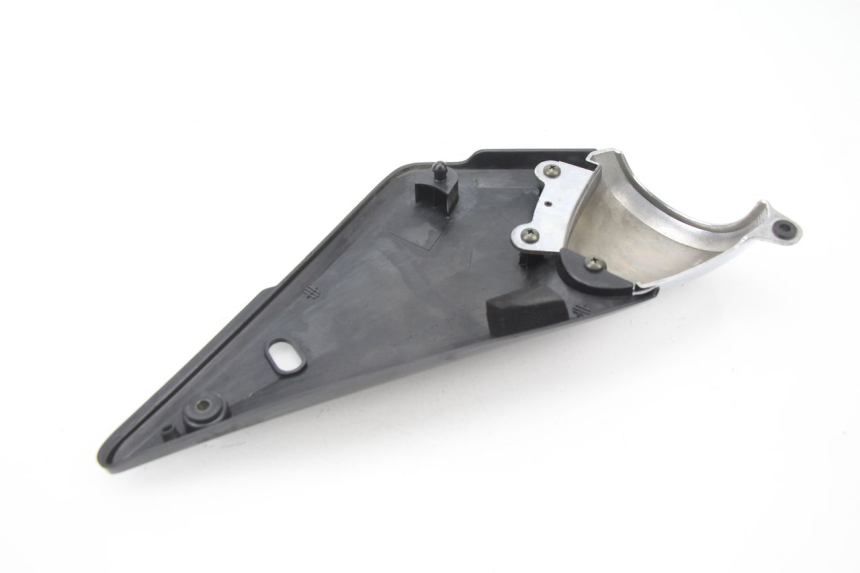 photo de RIGHT UNDERSEAT PANEL SUZUKI GSF N BANDIT 600 (2000 - 2004)